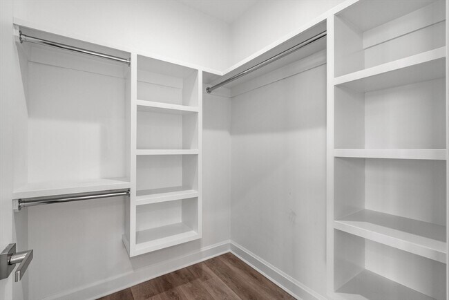 Building Photo - 523 2nd St