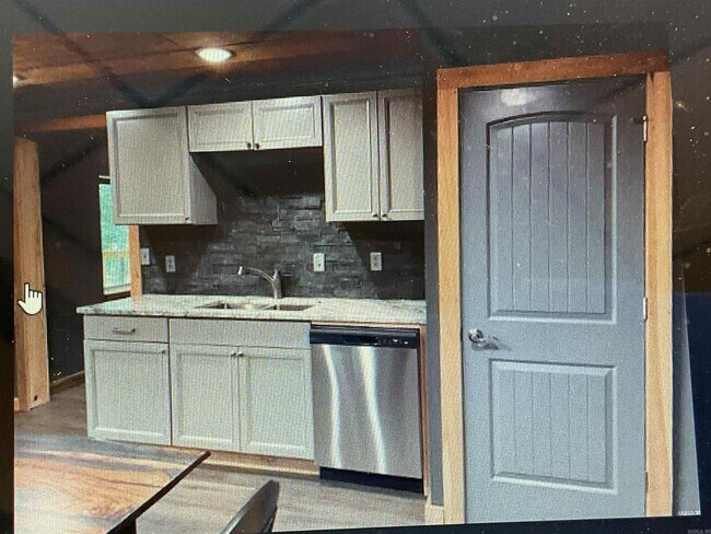 Building Photo - 2920 Silver Rdg