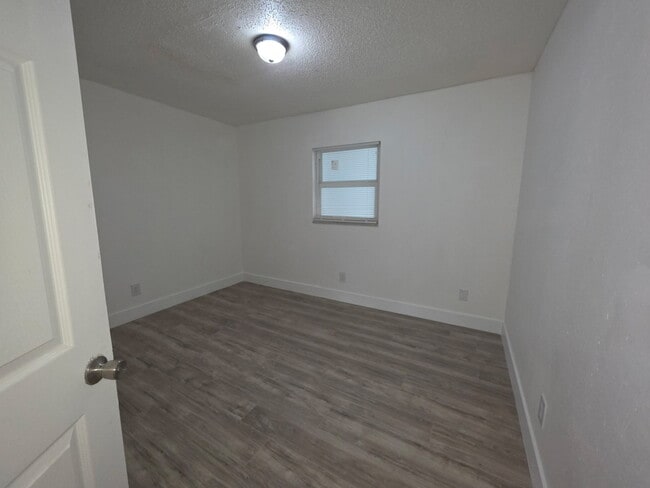 Building Photo - Broadway Apartments