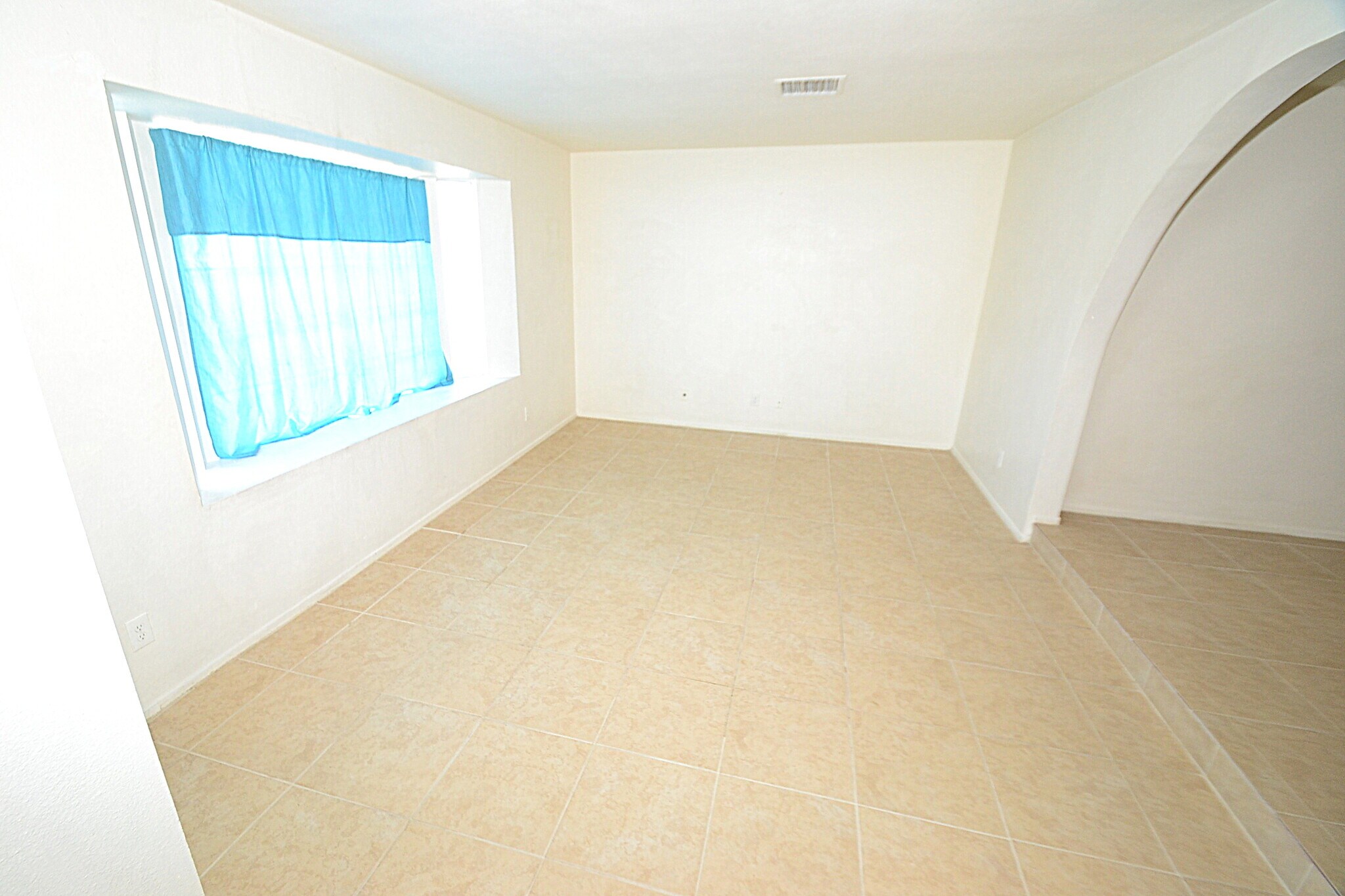 Building Photo - 6941 W Vermont Ave