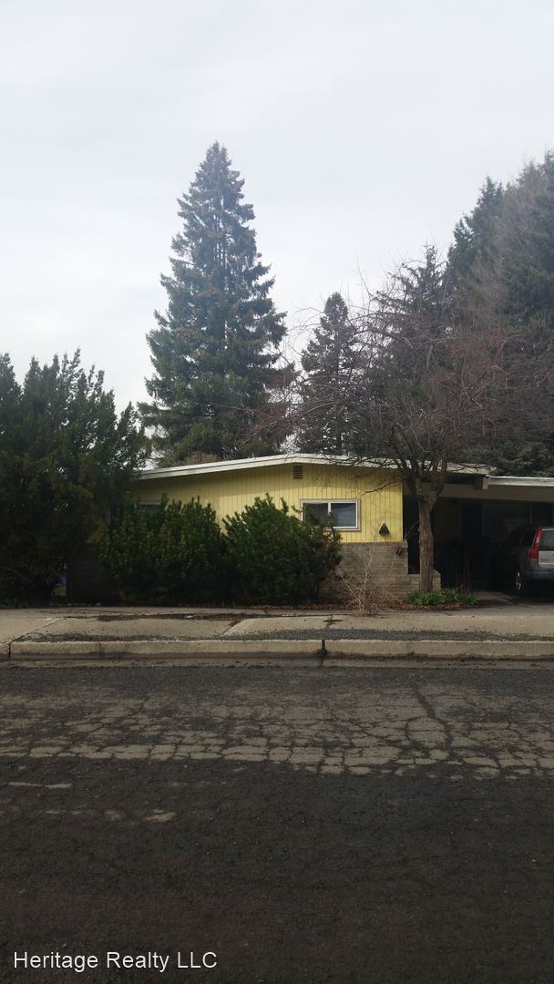 4 br, 2 bath House 1720 NE Wheatland Dr. 1720 NE Wheatland Dr