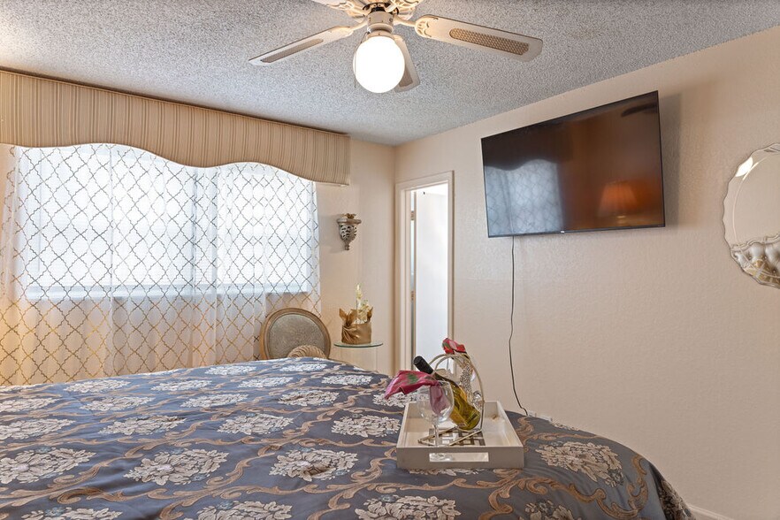 Building Photo - 7560 NW 16th St