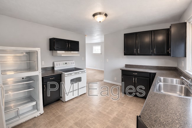 Building Photo - 1507 Nichols Dr