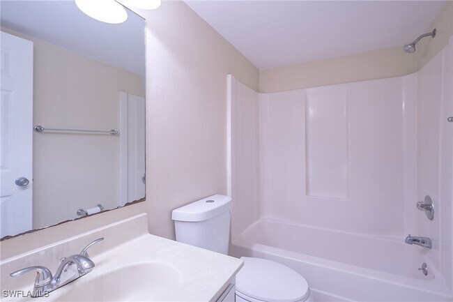 Building Photo - 2370 Naples Trace Cir