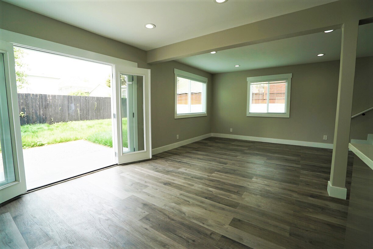 Building Photo - 1633 62nd St