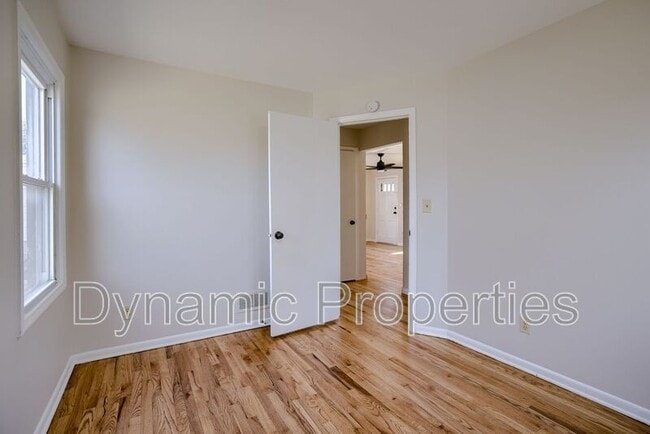 Building Photo - 3934 Monroe St