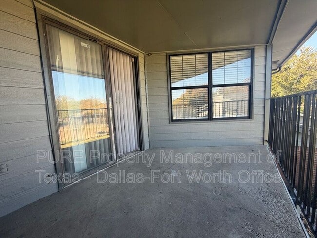 Building Photo - 806/203 Castleglen Drive