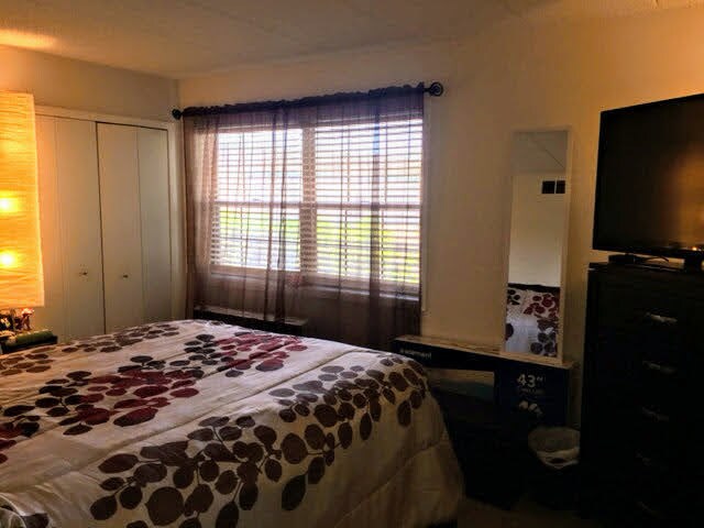 Building Photo - 1516 W Jefferson Ave