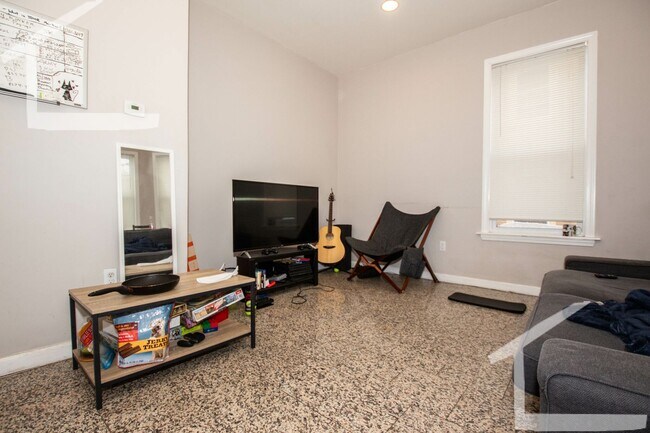 Building Photo - 49 Allston St