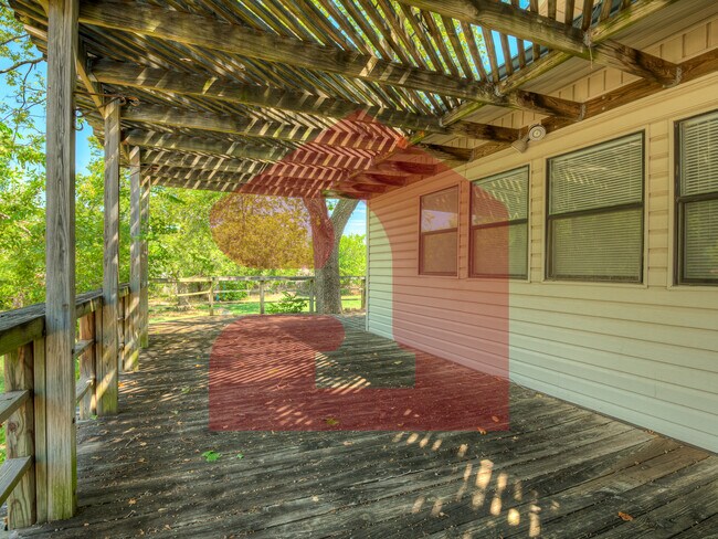 Building Photo - 1501 Gladstone Terrace