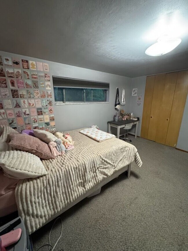 Building Photo - Spacious Split Level in Baldwin for Rent- ...