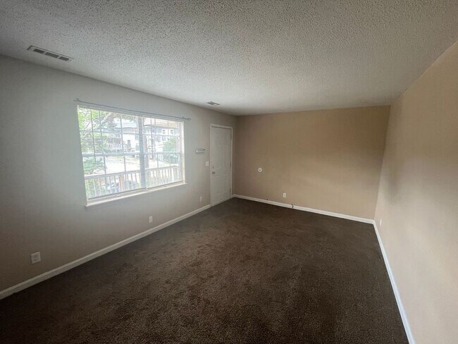 Building Photo - 716 Marley Way