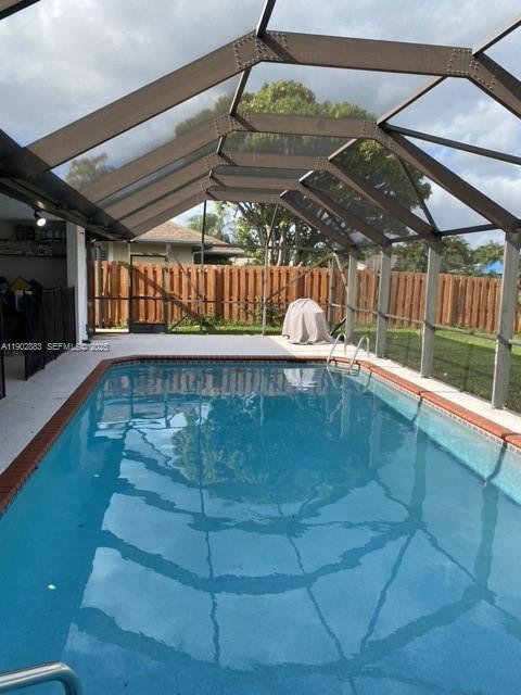 Building Photo - 13647 Barberry Dr