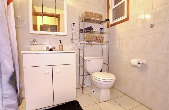 Building Photo - 939 Washington St