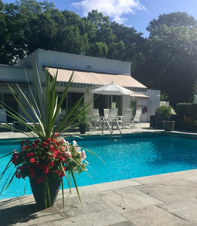 Building Photo - 15 Blueberry Ln