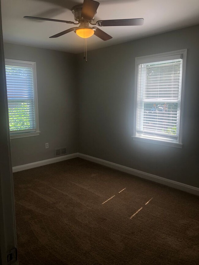 Building Photo - RENOVATED 4 bed 1 bath home in Glen Burnie
