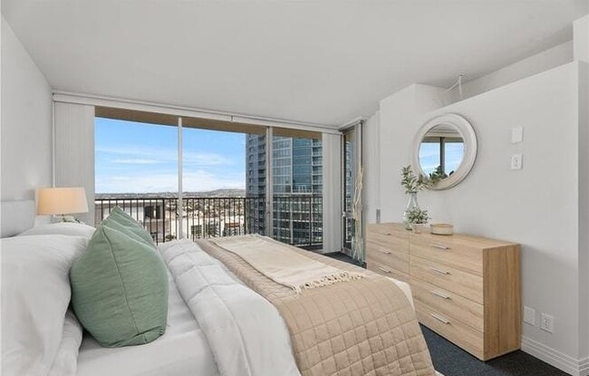 Building Photo - 700 E Ocean Blvd