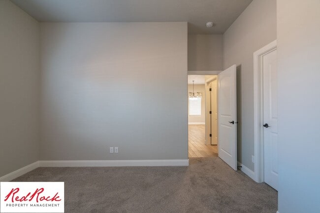 Building Photo - 2 Bedroom Townhome in Sky Ridge, Hurricane