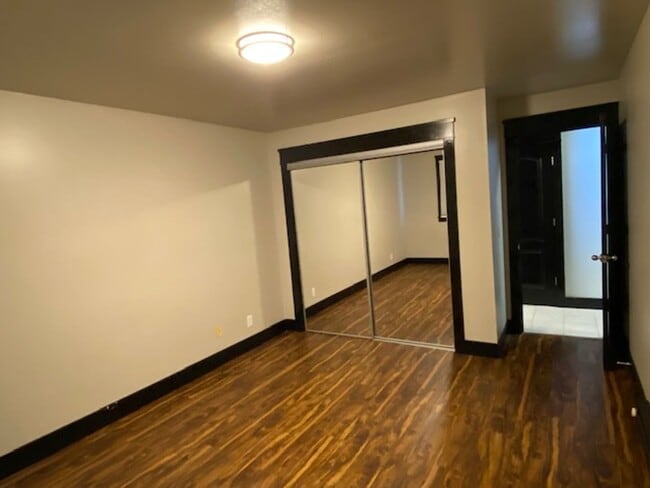 Building Photo - Walking distance to downtown Franklin and ...