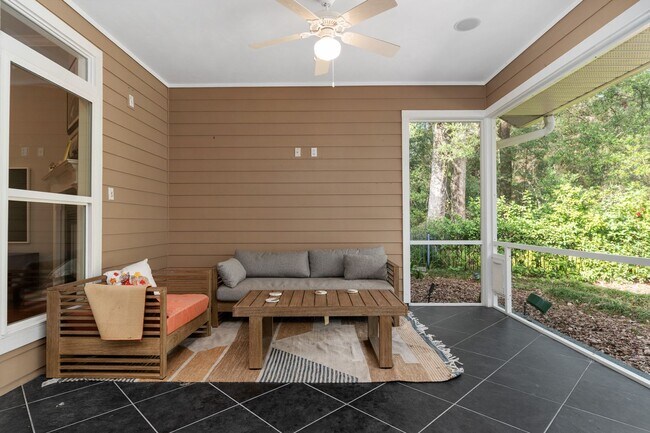 Building Photo - 3773 SW 21st Dr