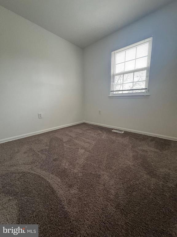 Building Photo - 2070 Mayflower Dr