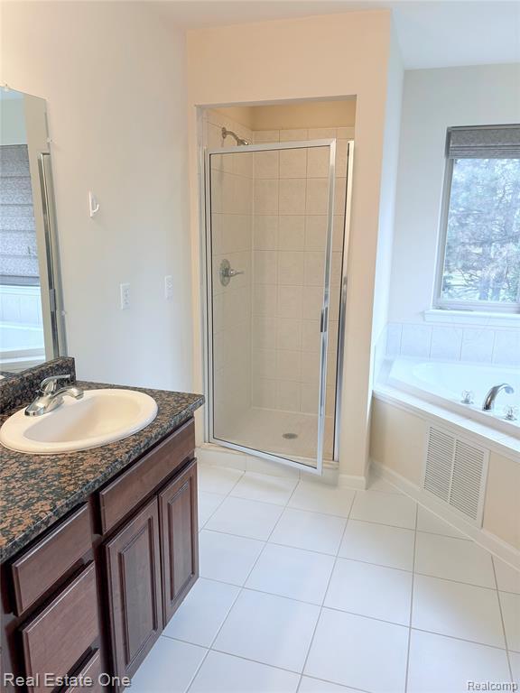 Building Photo - 6178 Elarz Dr