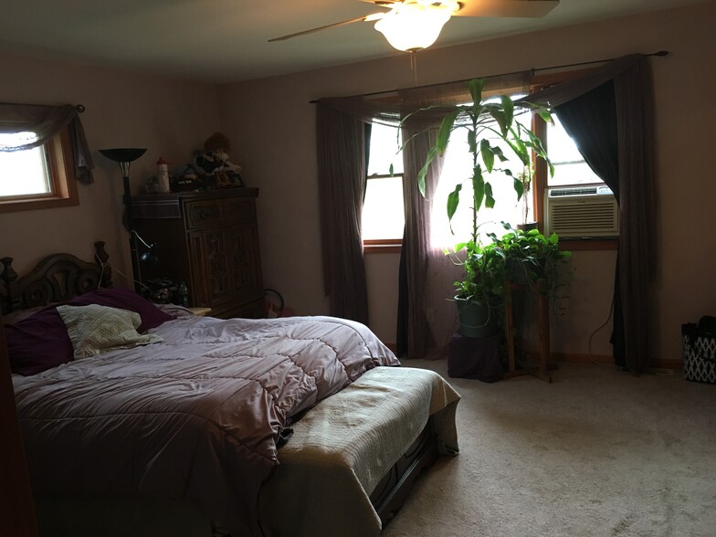 Master Bedroom. - 1163 120th Street