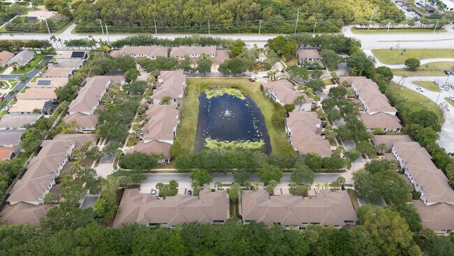 Building Photo - 6407 Bella Cir