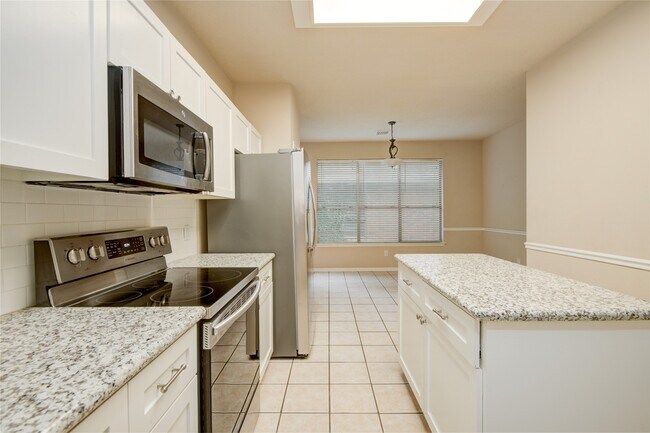 Building Photo - 18422 Auburn Woods Dr