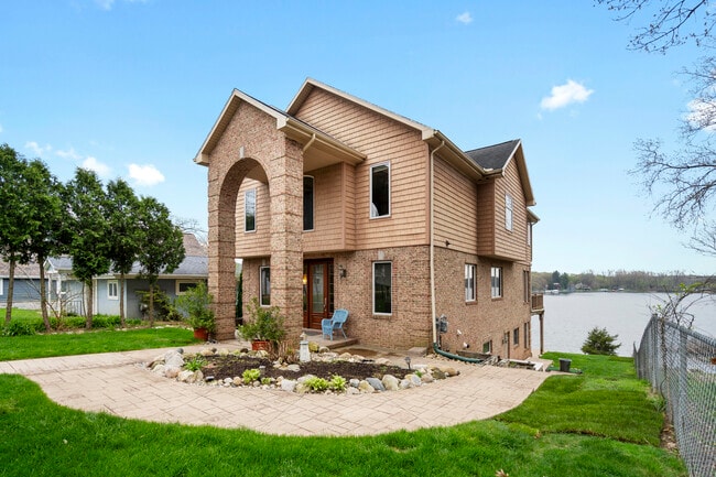 Building Photo - 11589 Ember