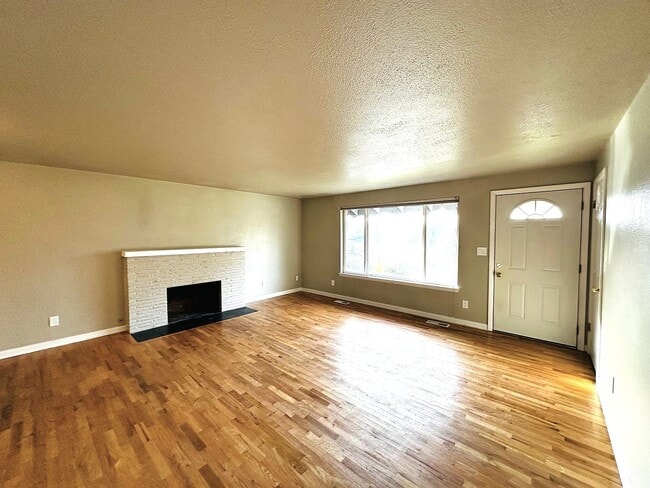 Building Photo - 3601 N Bristol St