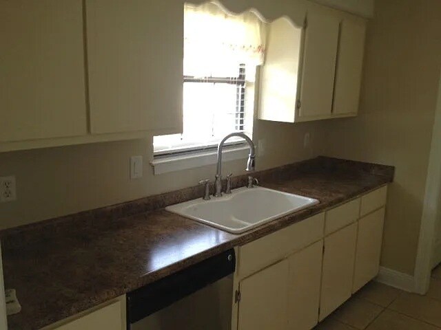 Building Photo - 1007 26th St