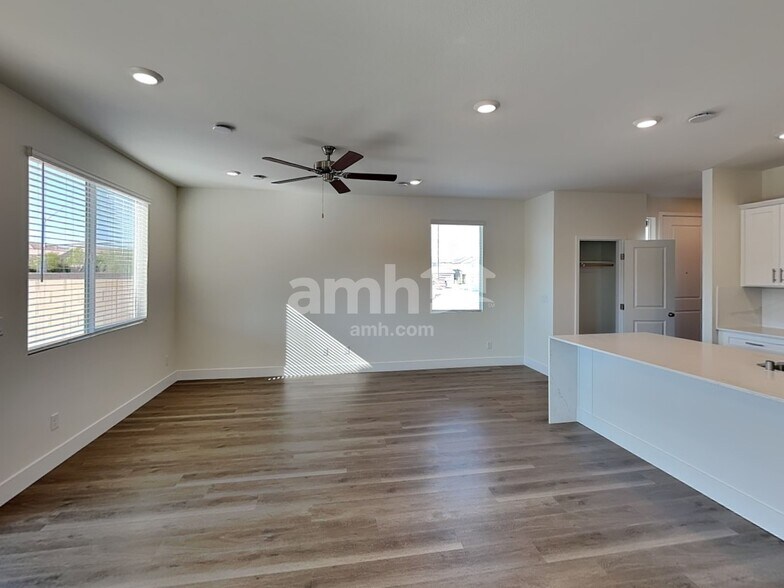 Building Photo - 10359 Beaver Tail St