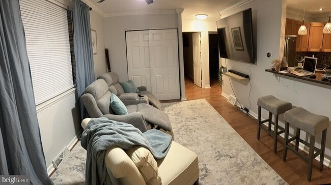 Building Photo - 10869 Harrow Rd