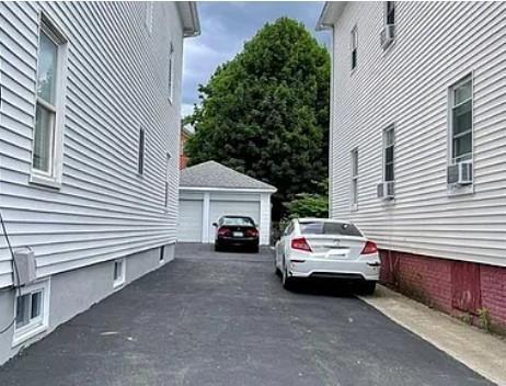 Building Photo - 56 Vinton St