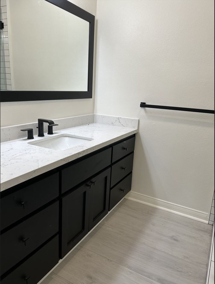 Master Bathroom - 521 Montana Ave