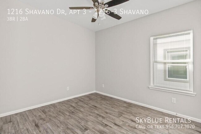 Building Photo - 1216 Shavano Dr