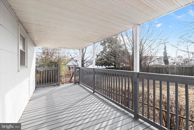 Building Photo - 517 Winters Ln