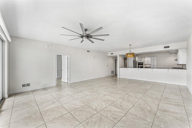 Building Photo - 1435 S Harbor City Blvd