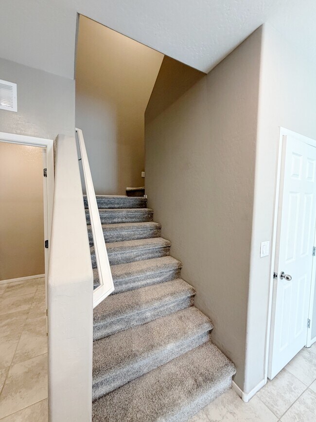 Building Photo - 4495 Vigny St