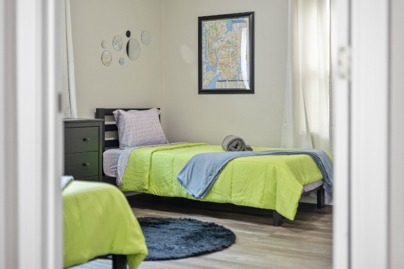 Building Photo - 825 Erin Ave SW