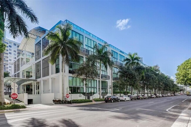 Building Photo - 6000 Collins Ave