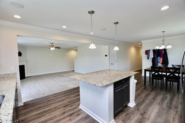 Building Photo - 17 Carriagebrook Cir