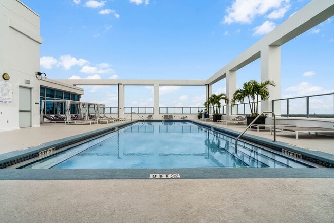 Building Photo - Luxury Corner Unit in Downtown Orlando’s Premier High-Rise Building