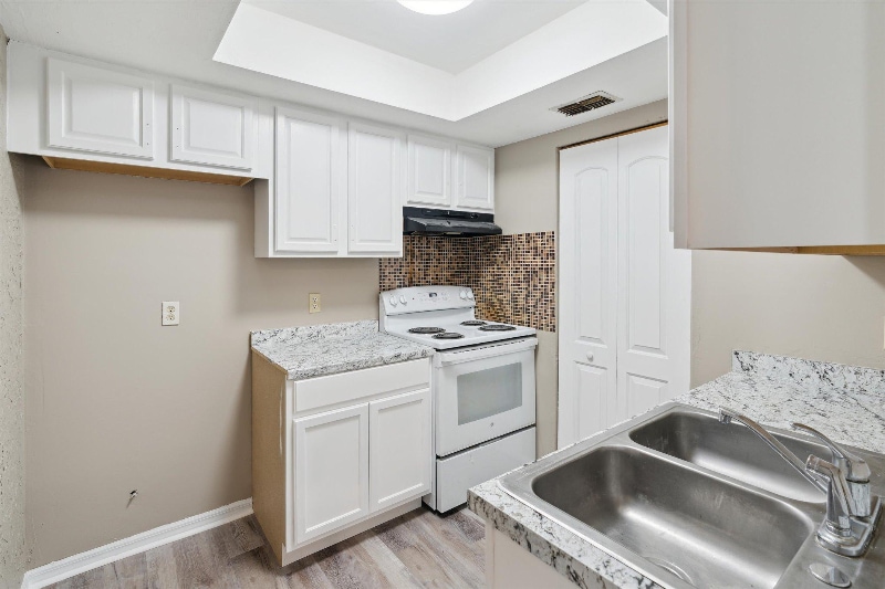 Building Photo - 511 SW 69th St