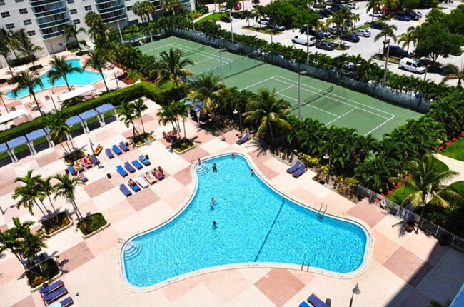 Primary Photo - 19370 Collins Ave
