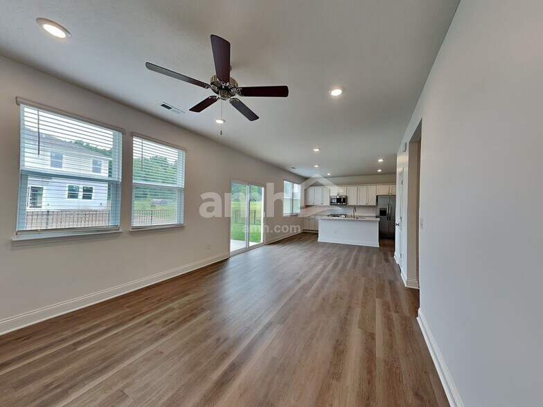 Building Photo - 419 Golden Maple Pl
