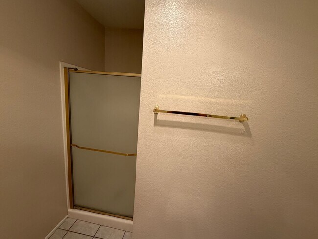 Building Photo - Spacious Condominium in Claremont School District! Ready for Immediate Move-in!!