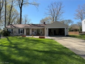 Building Photo - 254 Vinewood Dr