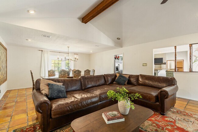 Building Photo - 106 Angela Dr